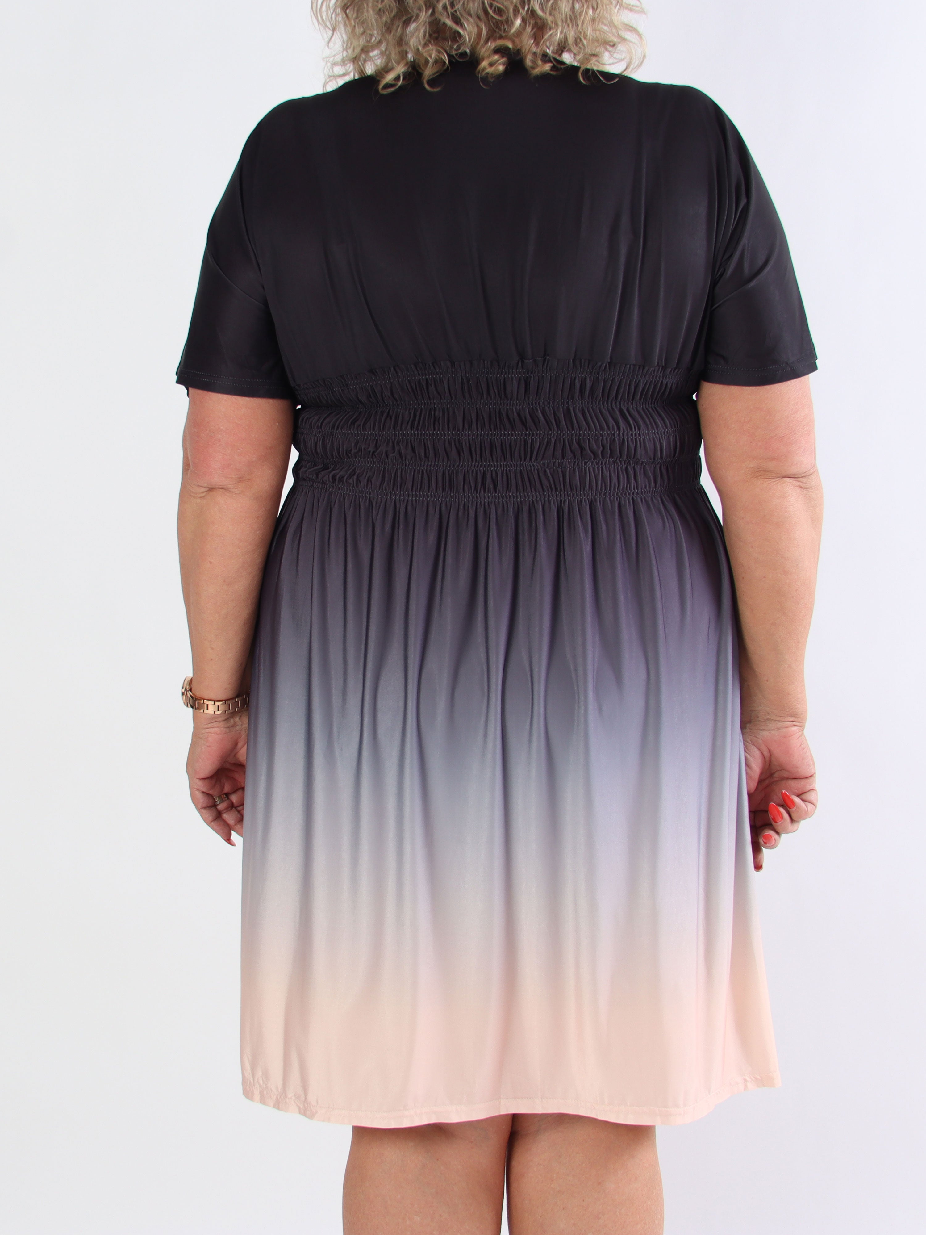 Pams Fade Short - Mångfärgad stretchig klänning i stor storlek